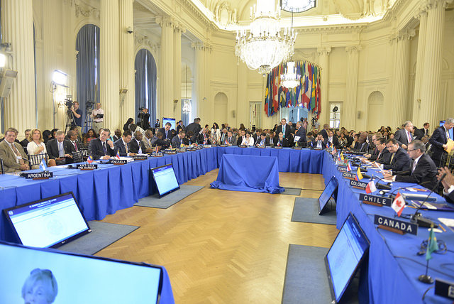 18643774420_6b7ab8e6ec_z